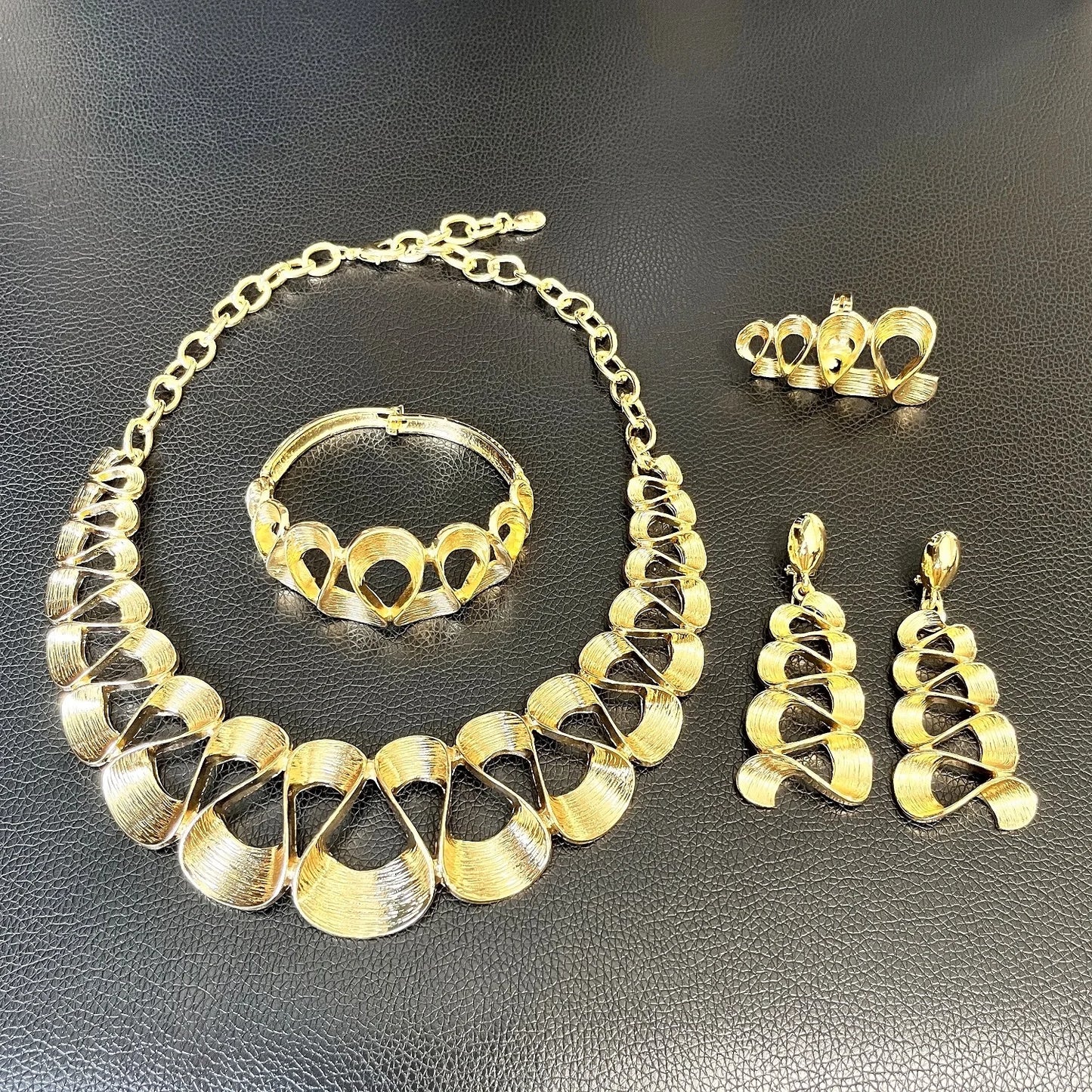 Parure Complète Plaqué Or - Collier, Boucles, Bracelet et Bague Mariage