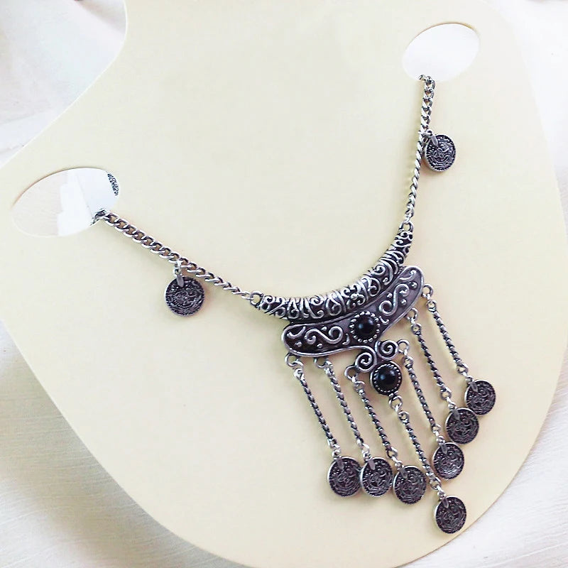 Collier Long Bohème Pièces Pompons – Sautoir Statement Gypsy Vintage