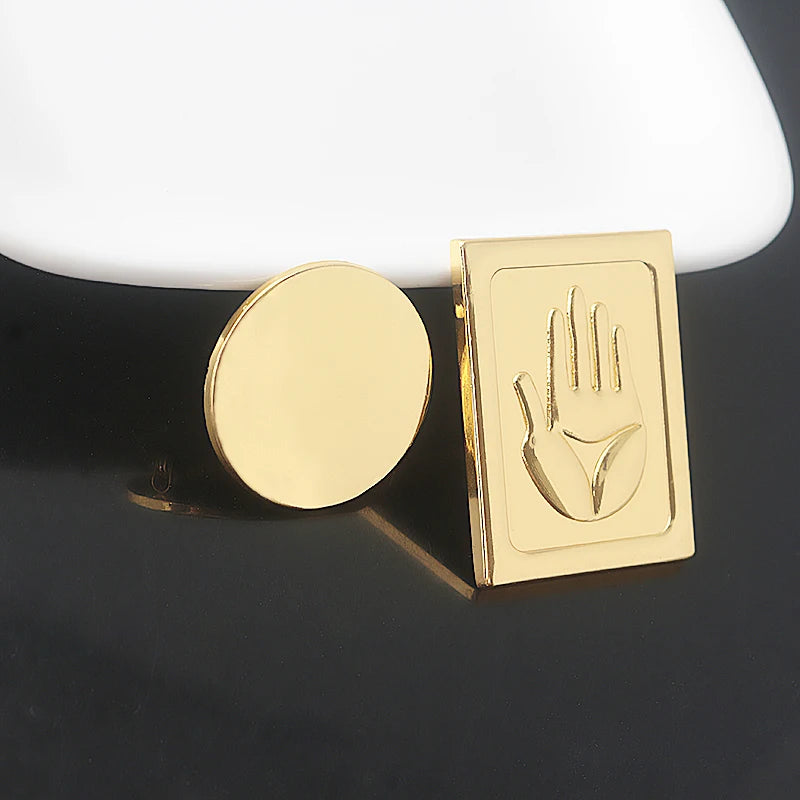 Broche Badge JoJo's Bizarre Adventure Chapeau Kujo Jotaro – Pin's Métal Anime Cosplay Unisexe