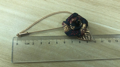 Broche Rose Tissu Vintage Chaîne Pompons – Pin's Col Costume Unisexe