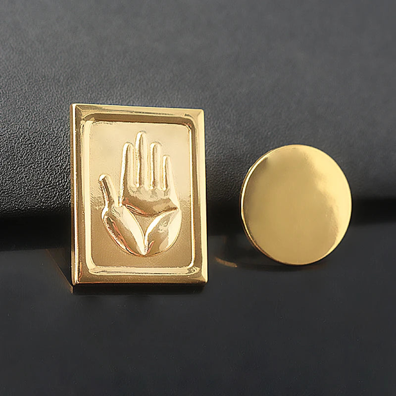 Broche Badge JoJo's Bizarre Adventure Chapeau Kujo Jotaro – Pin's Métal Anime Cosplay Unisexe