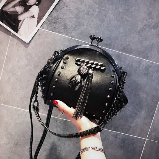 Sac à Main Coquillage Rivets Diamants - Bandoulière Chaîne Cuir PU Franges Métalliques Femme