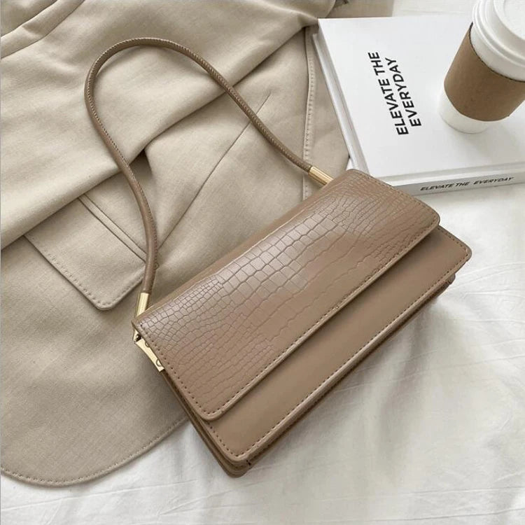 47634008178975