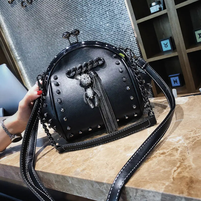 Sac à Main Coquillage Rivets Diamants - Bandoulière Chaîne Cuir PU Franges Métalliques Femme