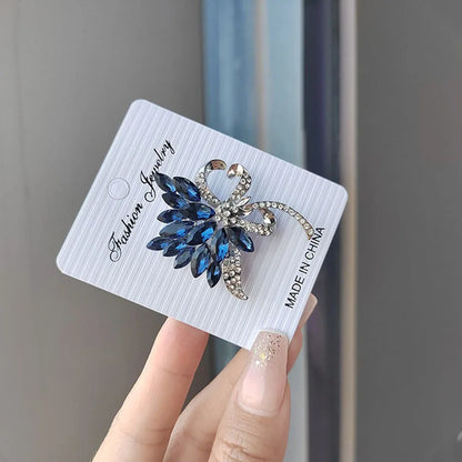 Broche Bouquet Fleurs Cristaux Bleus Strass – Pin's Élégant Luxe Femme