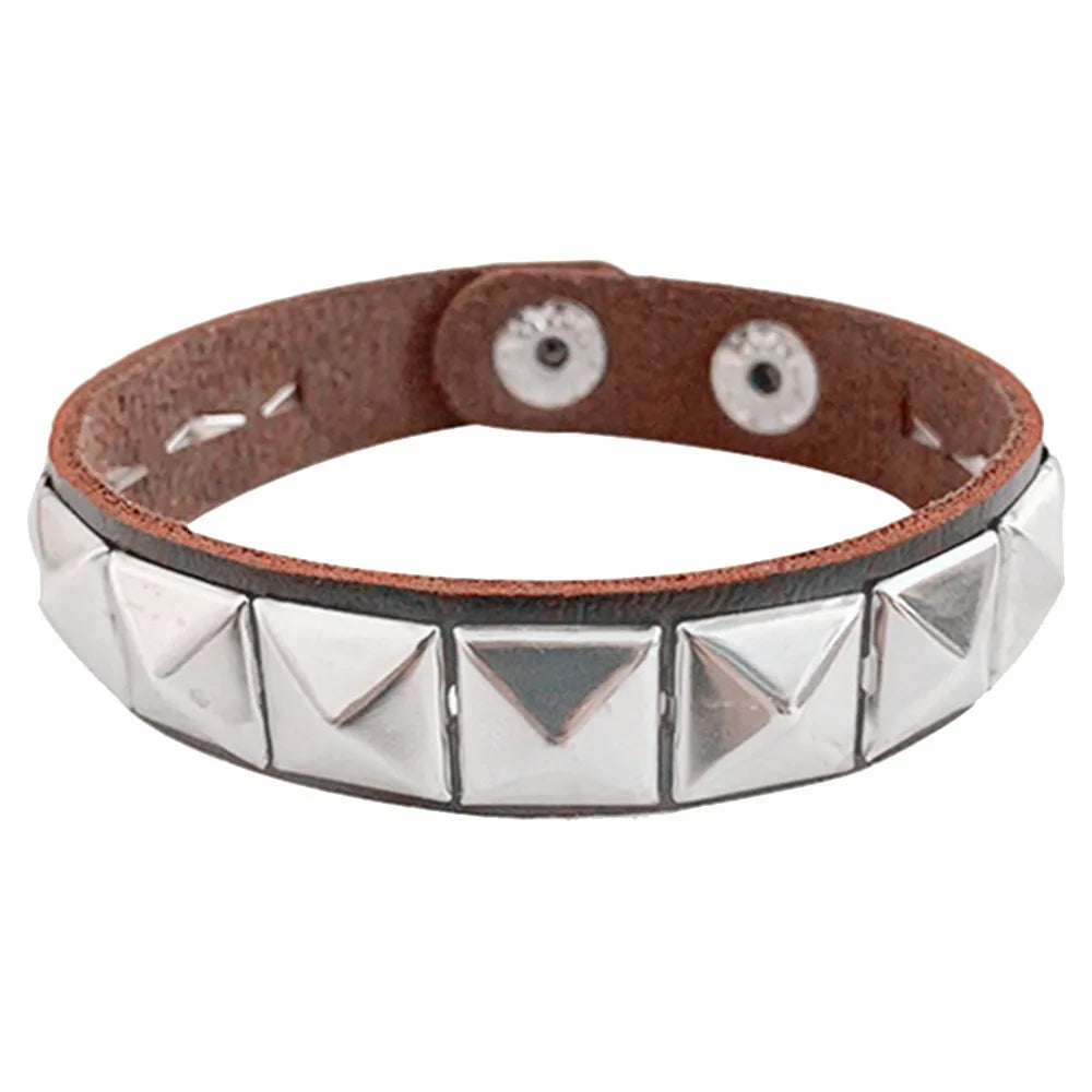 Bracelet Punk Clouté en Cuir — Manchette Gothique Unisexe