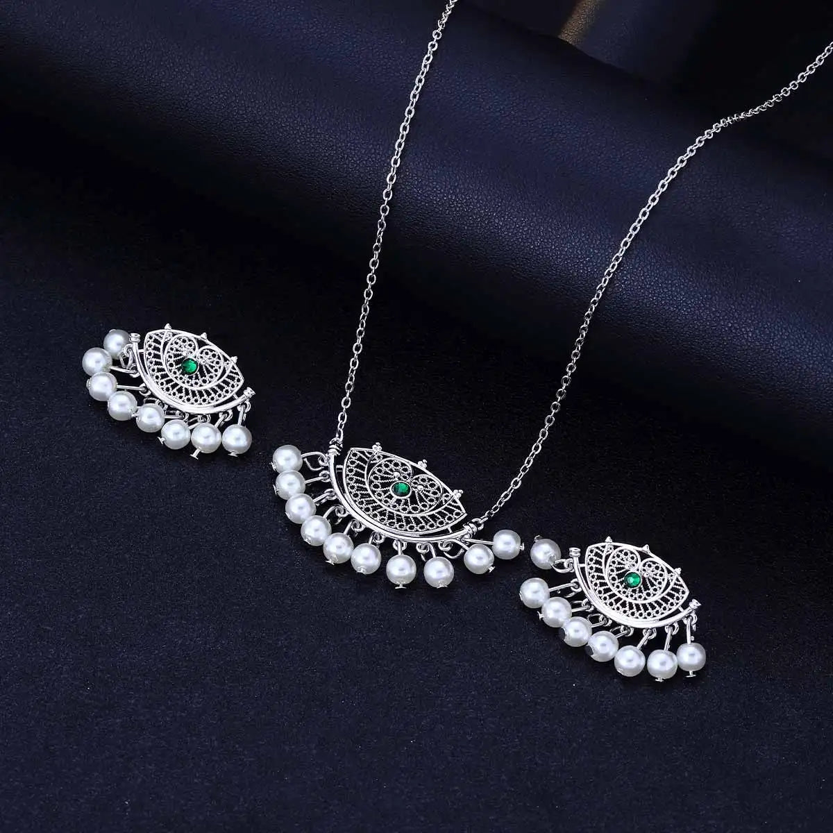 Ensemble Bijoux Indien Cristal Pompons – Collier Boucles Jhumka Mariée