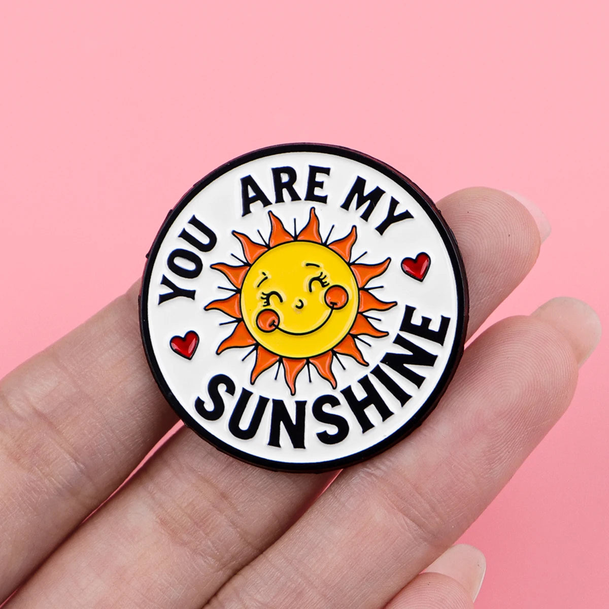 Pin's Émaillé Weird Girl Club Designs Alternatifs – Broche Badge Métal Unisexe