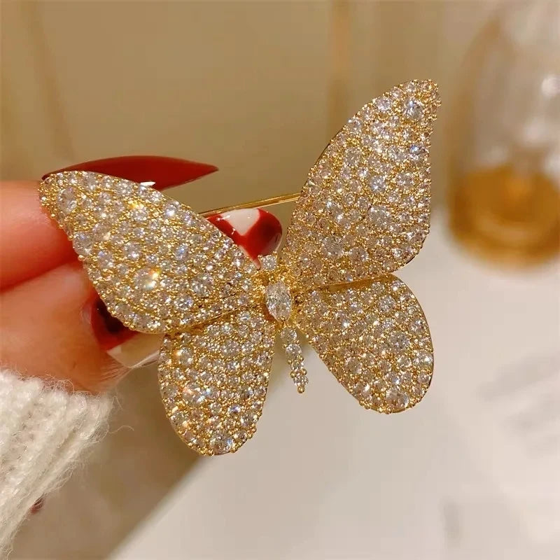 Broche Papillon Perles Blanches Strass Luxueuse – Pin's Cristaux Corsage Costume Femme