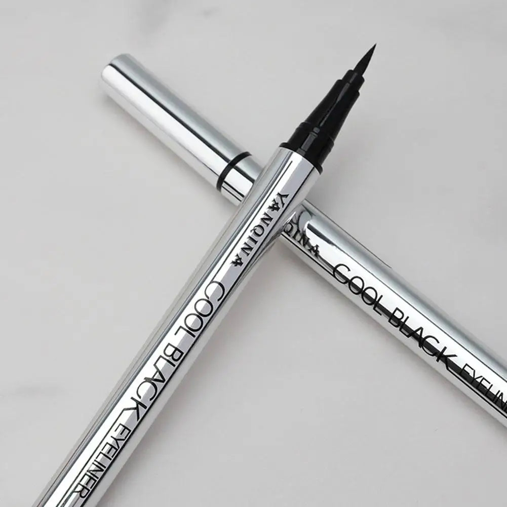 Eyeliner Liquide YANQINA – Waterproof 24H, Séchage Rapide & Anti-Bavures