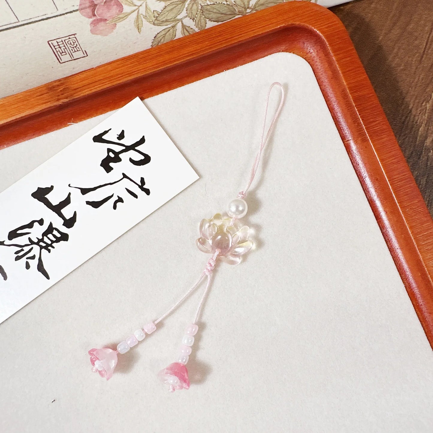 Porte-Clés Lotus Perles Fait Main – Charm Chinois Ethnique Unisexe