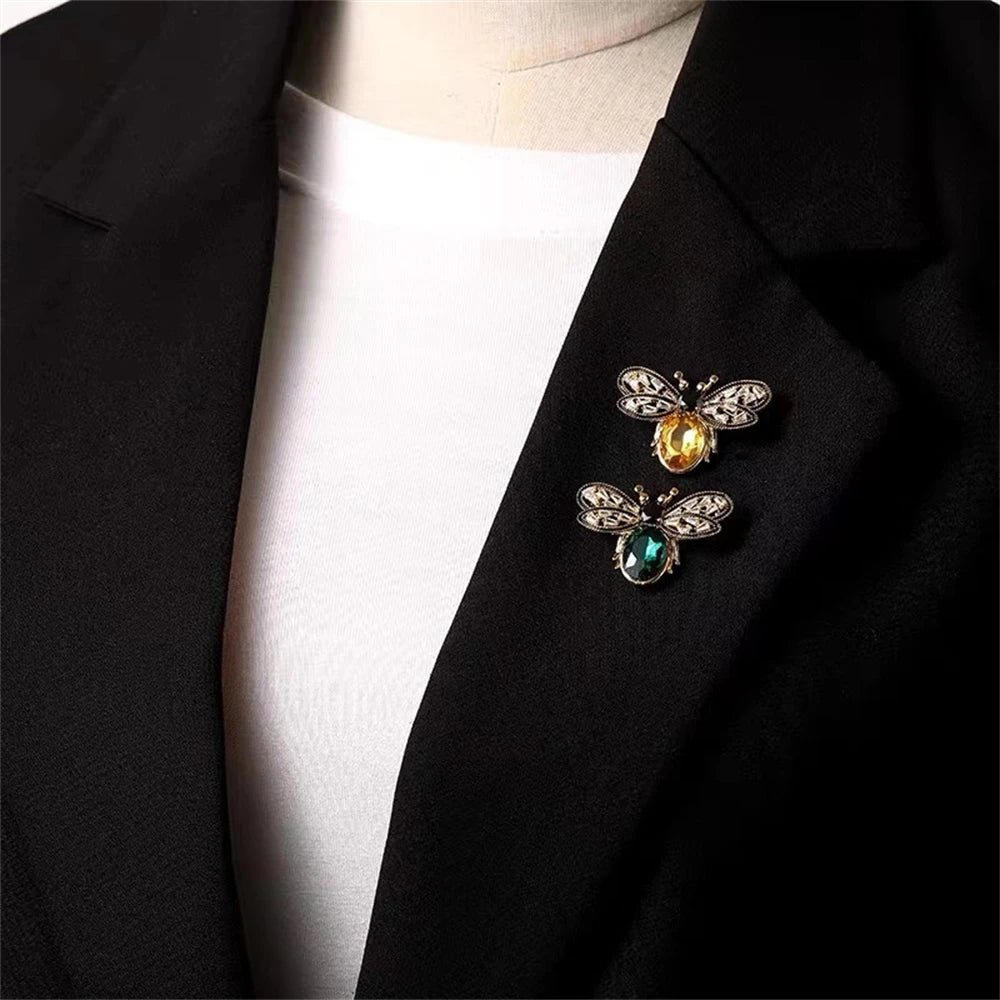 Broche Abeille Cristaux Luxe – Pin's Métal Vintage Unisexe