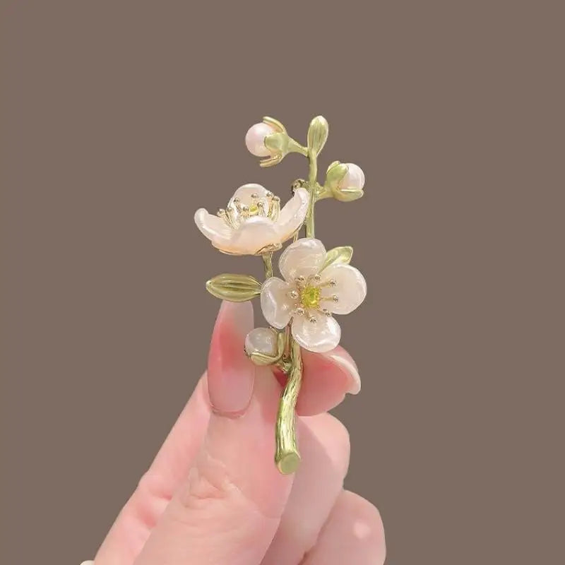 Broche Fleur Pivoine Strass Perle Luxe Résine Élégante – Pin's Mariage Soirées Couple Unisexe