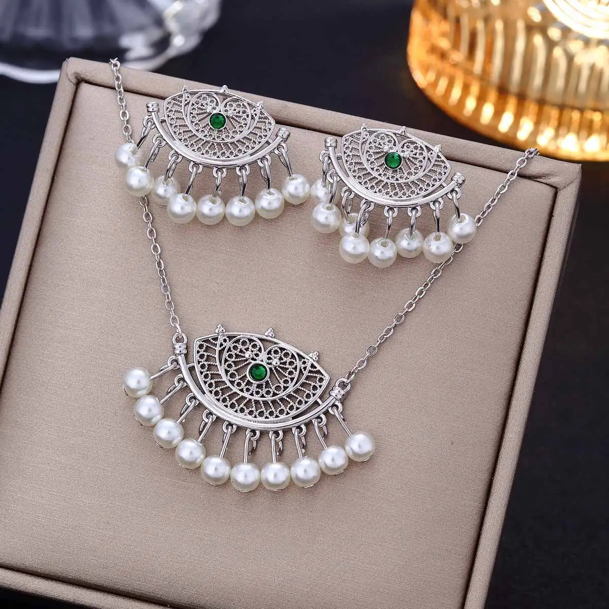 Ensemble Bijoux Indien Cristal Pompons – Collier Boucles Jhumka Mariée