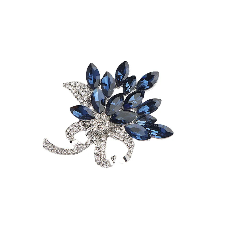 Broche Bouquet Fleurs Cristaux Bleus Strass – Pin's Élégant Luxe Femme