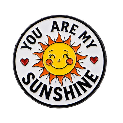 Pin's Émaillé Weird Girl Club Designs Alternatifs – Broche Badge Métal Unisexe