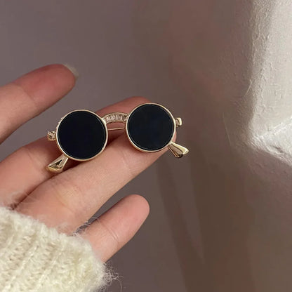 Broche Mini Lunettes Soleil Strass – Pin's Créatif Vintage Unisexe