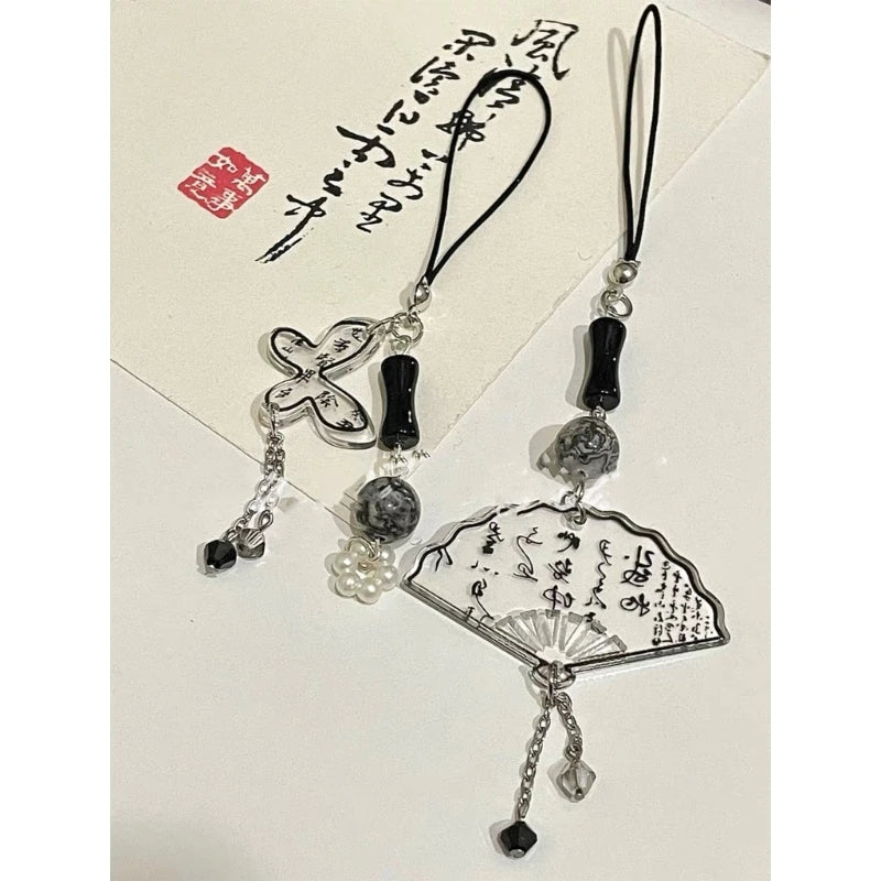 Charm Téléphone Éventail Papillon Chinois – Pendentif Acrylique Calligraphie