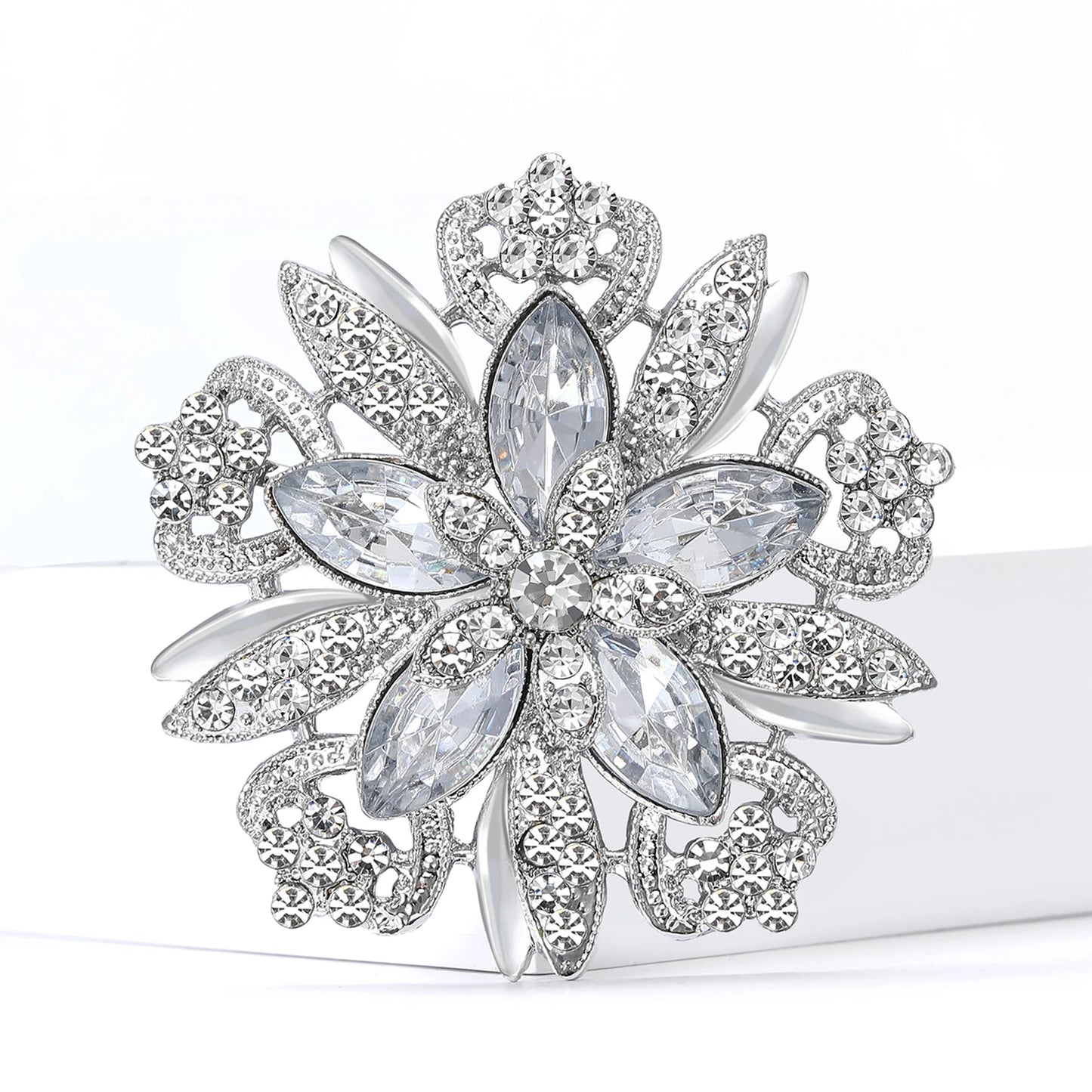 Broche Fleur Cristal Verre Luxueuse Strass – Pin's Créatif Décoration Femme