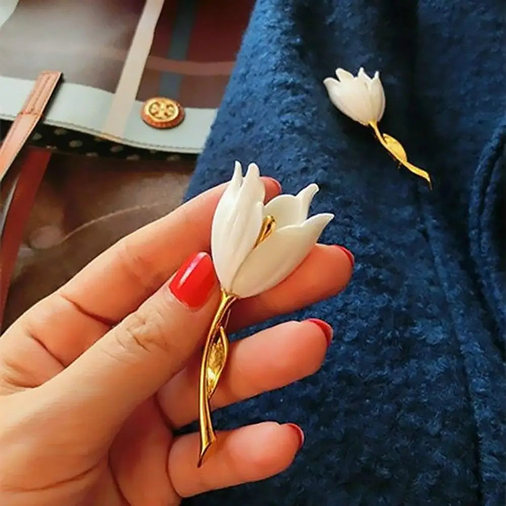 Broche Fleur Tulipe Émaillée Rose Blanc Luxueuse – Pin's Élégant Romantique Femme