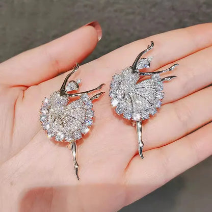 Broche Ballerine Cristal – Bijou Élégant Strass Doré