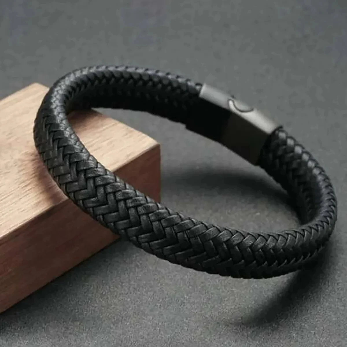 Bracelet Cuir PU Noir Magnétique Homme – Maturité & Élégance Masculine
