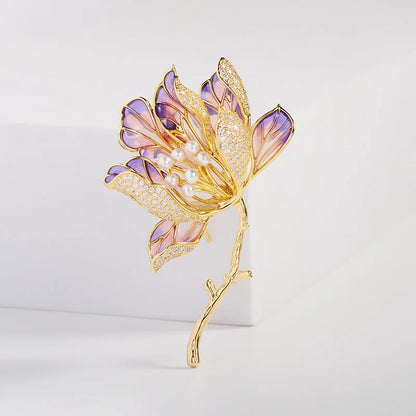 Broche Fleur Pivoine Strass Perle Luxe Résine Élégante – Pin's Mariage Soirées Couple Unisexe