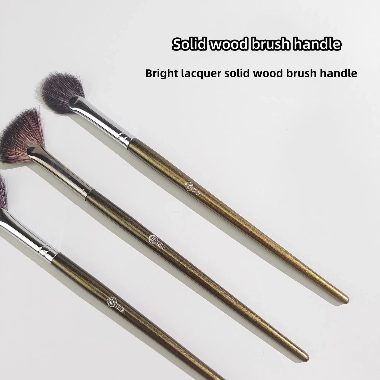 Pinceau Highlighter Éventail Arc Circulaire - Poudre Blush Détails Illuminateur Visage Professionnel Beauté