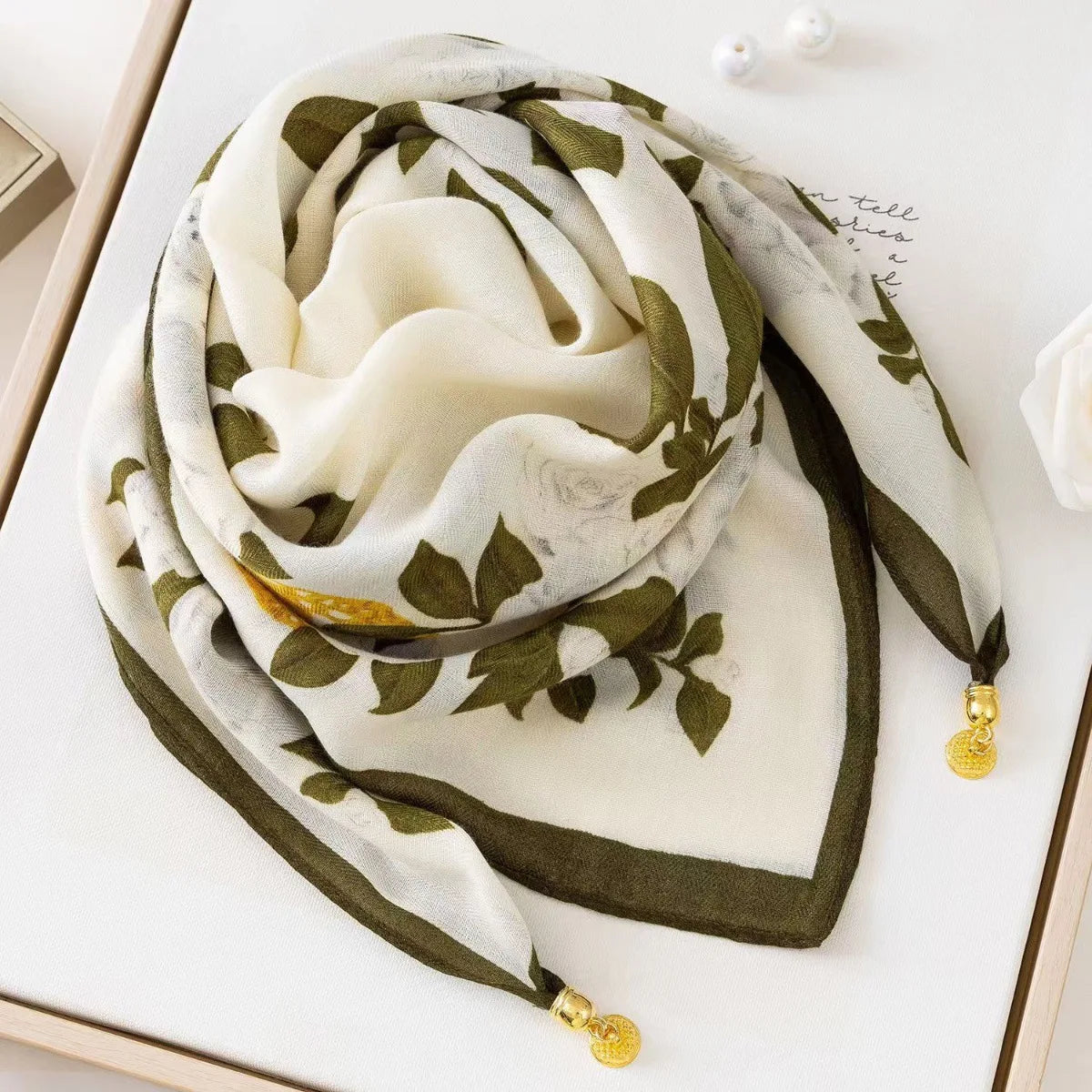 Luxury Square Scarf with Magnetic Buckle for Women - Versatile Fashion Pendant Scarf