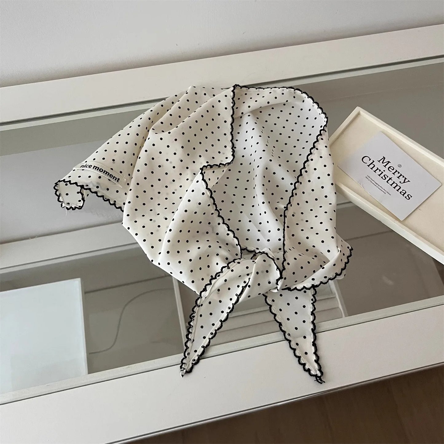 Foulard Tête Blanc Pois Coréen Femme - Triangle Soie Cheveux Style Kawaii Français