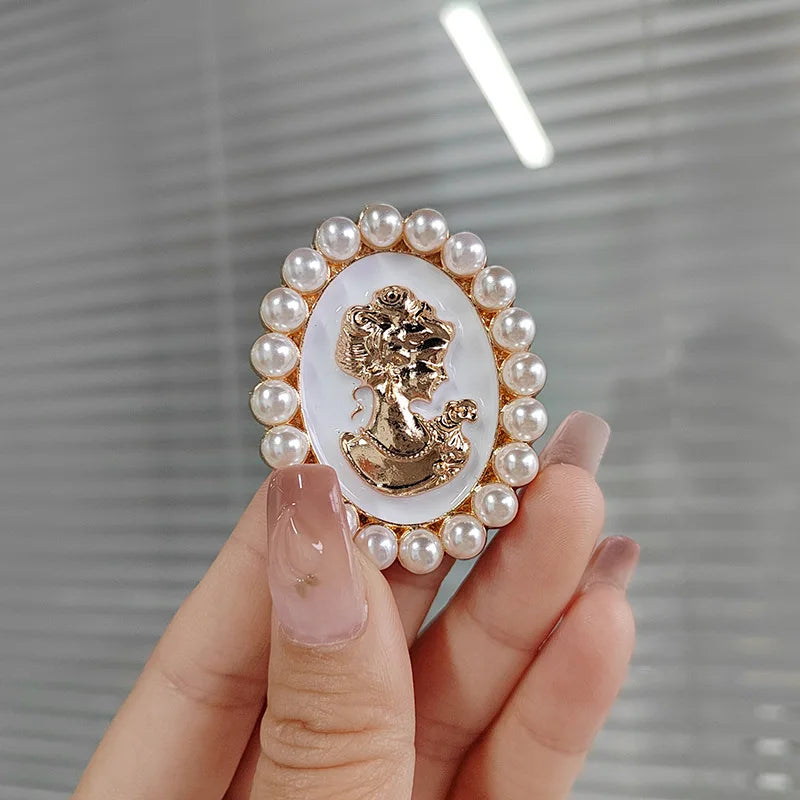 Broche Papillon Perles Blanches Strass Luxueuse – Pin's Cristaux Corsage Costume Femme