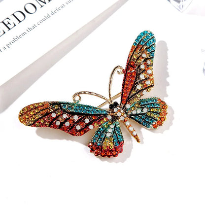 Broche Papillon Multicolore Cristaux Tendance – Pin's Insecte Strass 4 Couleurs Femme