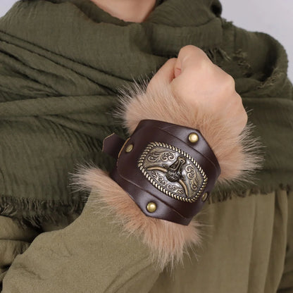 Bracelets Médiévaux en Cuir Synthétique avec Bordure en Fourrure - Cosplay & Costume