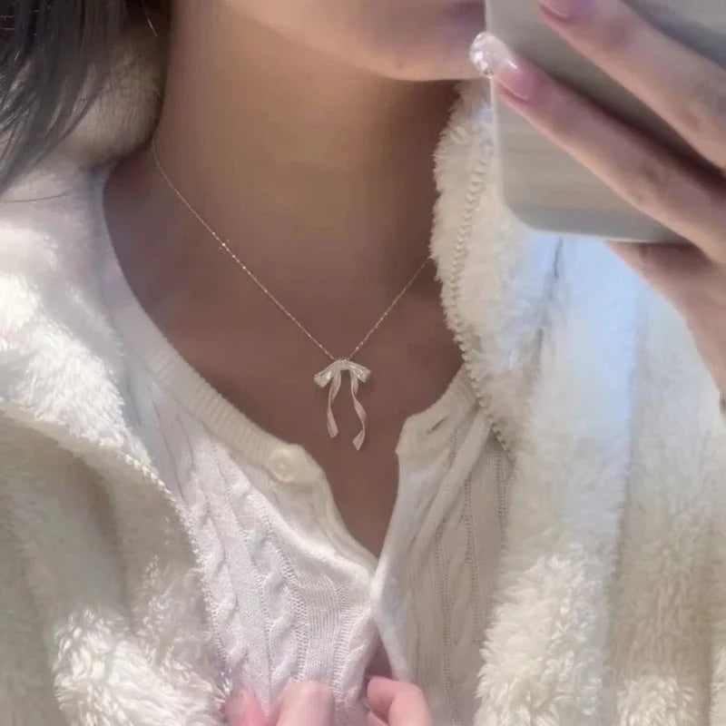 Collier Pendentif Nœud Papillon Délicat - Chaîne Clavicule Tendance