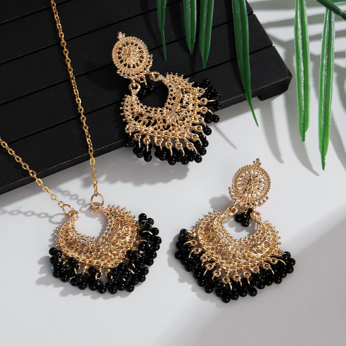 Ensemble Bijoux Indien Perles Pompons Doré – Collier Boucles Vintage