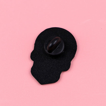 Pin's Émaillé Weird Girl Club Designs Alternatifs – Broche Badge Métal Unisexe