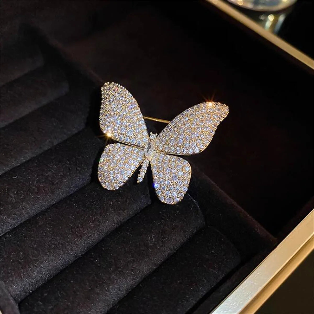 Broche Papillon Luxueuse Exquise – Pin's Fleur Poitrine Élégant Femme