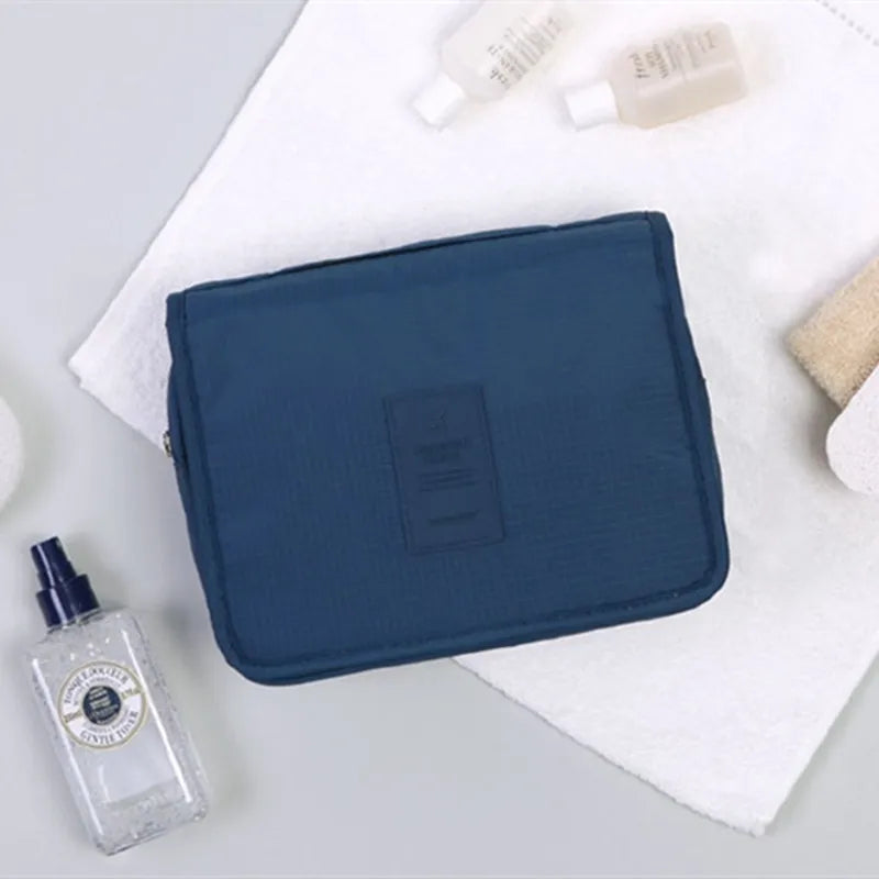 Trousse de Toilette Suspendue Imperméable – 6 Poches, Idéale Voyage