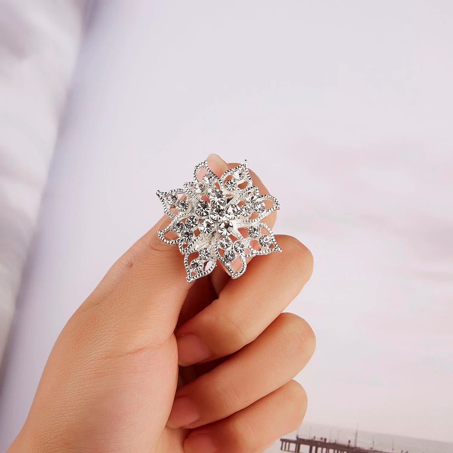 Broche Fleur Rétro Mode Cristal Strass – Pin's Bijou Mariage Rendez-vous Soirées Femme