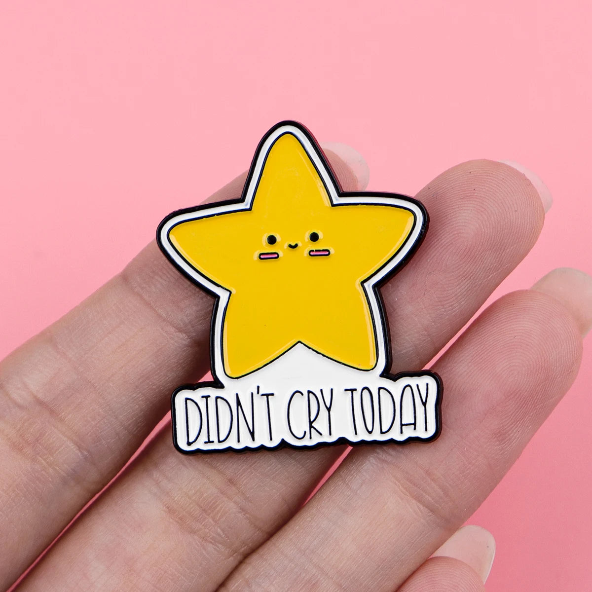 Pin's Émaillé Weird Girl Club Designs Alternatifs – Broche Badge Métal Unisexe