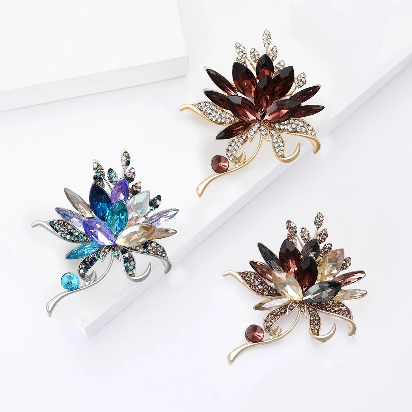 Broche Bouquet Main Cristal Verre Luxe – Pin's Fleur Casual Soirées Mariage Unisexe