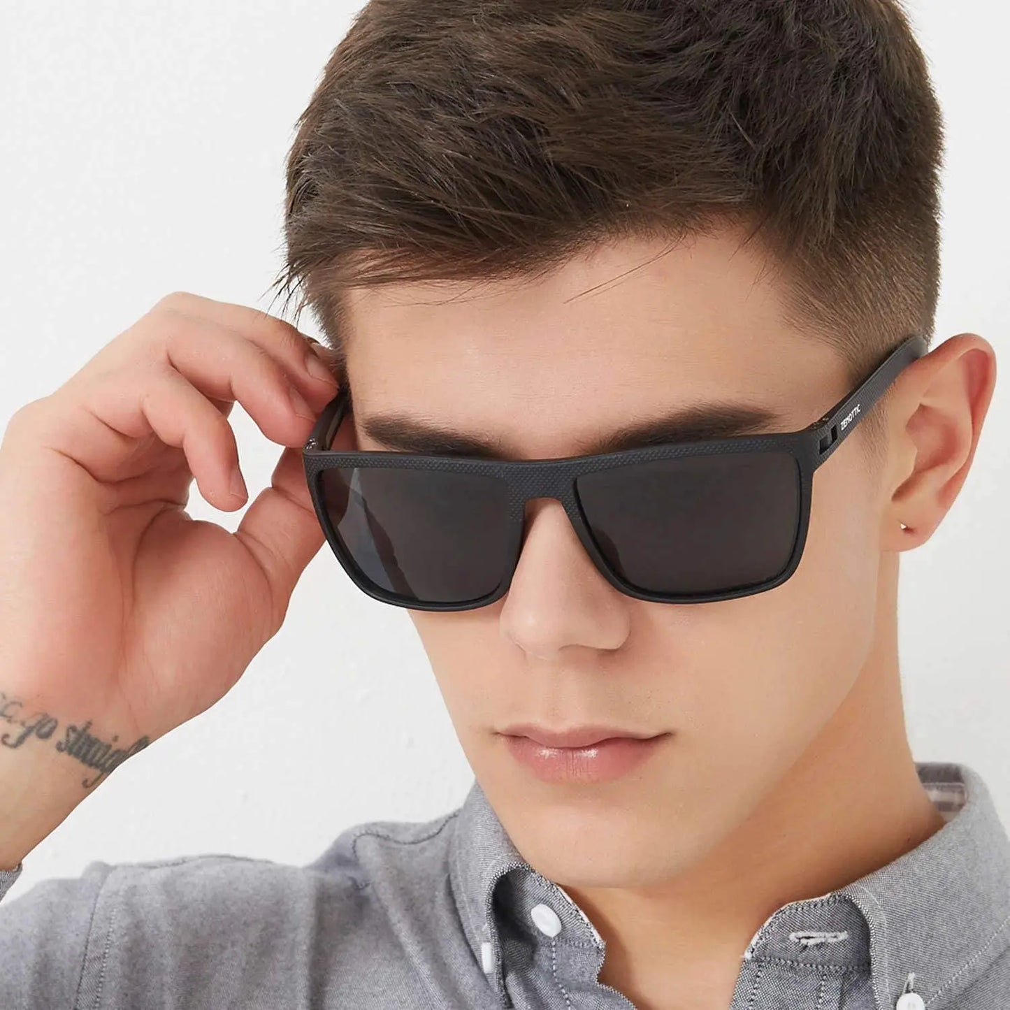ZENOTTIC Lunettes de Soleil Polarisées Carrées — TR-90 Léger, UV400, Unisexe