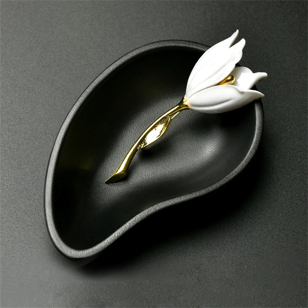 Broche Fleur Tulipe Émaillée Rose Blanc Luxueuse – Pin's Élégant Romantique Femme