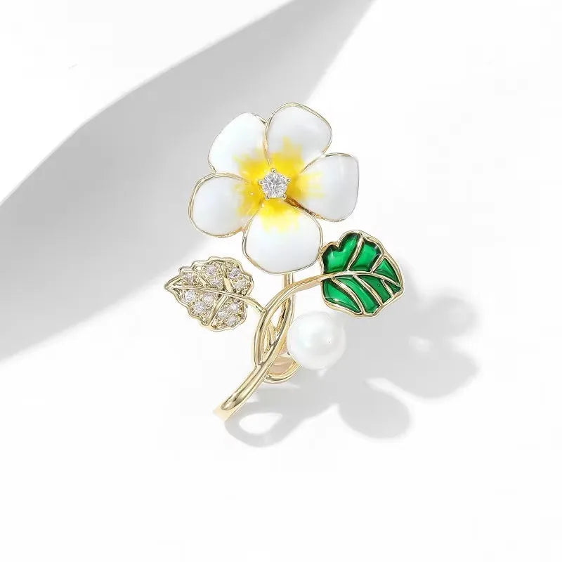 Broche Florale Romantique – Pin Élégant Rose Pivoine Iris