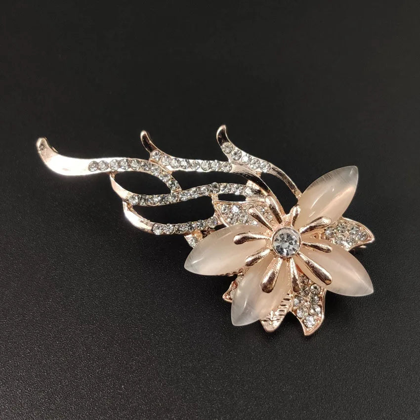 Broche Bouquet Fleurs Opale Strass Dorée – Pin's Mariée Mariage Élégant Femme