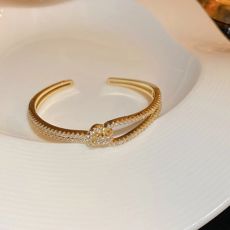 Bracelet Manchette Zircon Plein Cuivre Plaqué Or – Nœud Minimaliste Femme Mariage Soirée