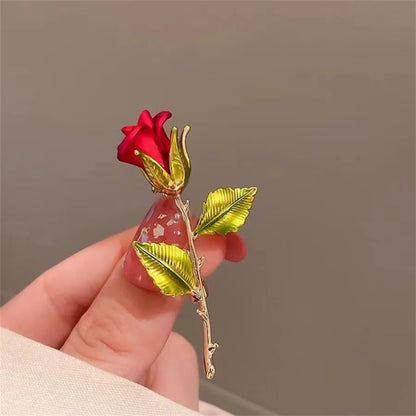 Broche Florale Romantique – Pin Élégant Rose Pivoine Iris
