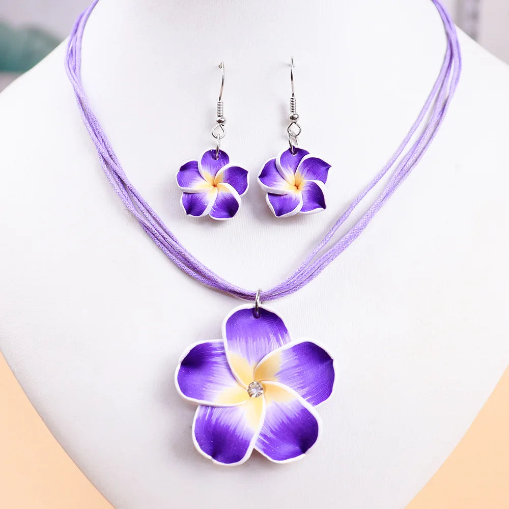 Parure Bohème Fleurs Frangipanier Tressées - Collier et Boucles Plage