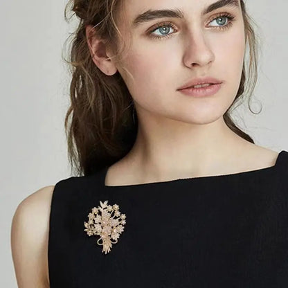 Broche Fleur Strass Luxe - Pin's Bouquet Cristal Élégant Mariage Soirée