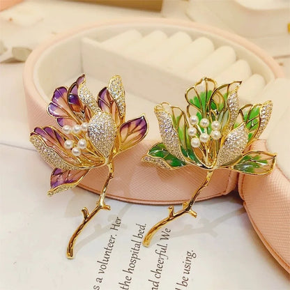 Broche Fleur Pivoine Strass Perle Luxe Résine Élégante – Pin's Mariage Soirées Couple Unisexe